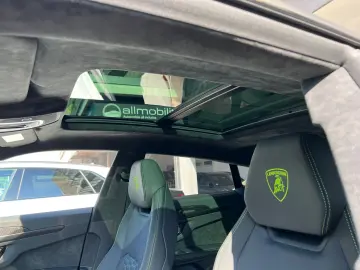 LAMBORGHINI Urus S Pano Massage 23´ Carbon B&O Akrapovic