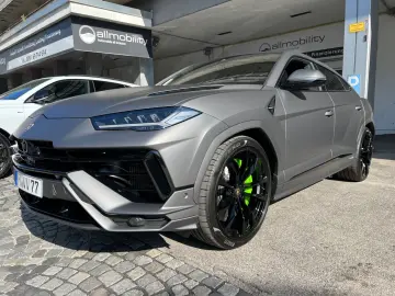 LAMBORGHINI Urus S Pano Massage 23´ Carbon B&O Akrapovic