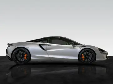 MCLAREN Artura   3 Jahre Garantie & 2 Jahre Service inkl