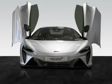 MCLAREN Artura   3 Jahre Garantie & 2 Jahre Service inkl