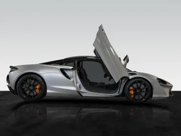 MCLAREN Artura   3 Jahre Garantie & 2 Jahre Service inkl