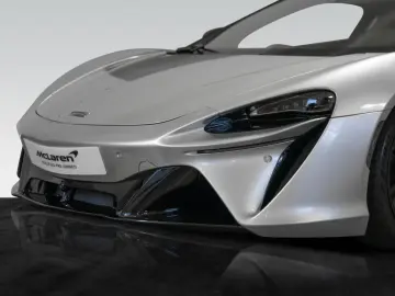 MCLAREN Artura   3 Jahre Garantie & 2 Jahre Service inkl