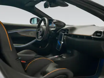 MCLAREN Artura   3 Jahre Garantie & 2 Jahre Service inkl