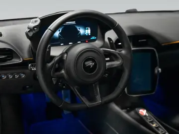 MCLAREN Artura   3 Jahre Garantie & 2 Jahre Service inkl