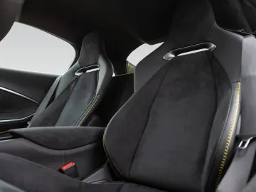 MCLAREN Artura   3 Jahre Garantie & 2 Jahre Service inkl
