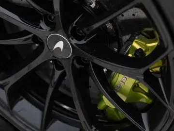 MCLAREN Artura   3 Jahre Garantie & 2 Jahre Service inkl