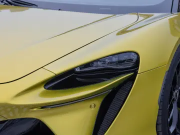 MCLAREN Artura   3 Jahre Garantie & 2 Jahre Service inkl