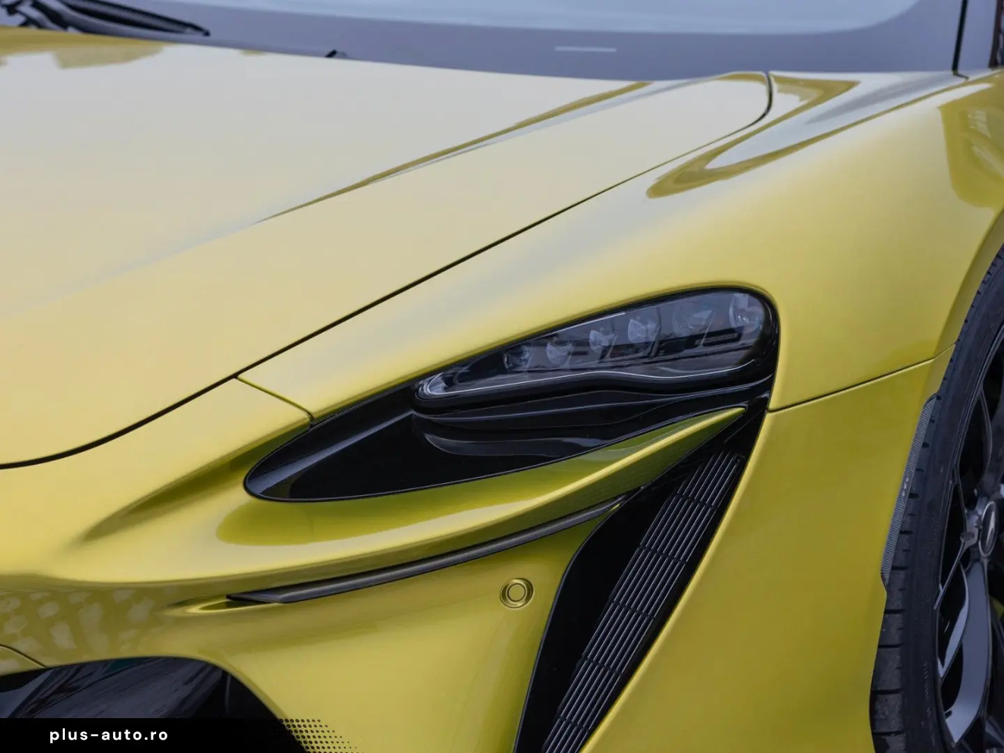 MCLAREN Artura   3 Jahre Garantie & 2 Jahre Service inkl