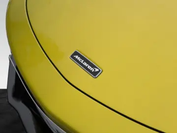 MCLAREN Artura   3 Jahre Garantie & 2 Jahre Service inkl