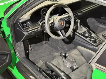 PORSCHE GT3 CS Aprvd 6 27 Lift Bose Matrix Camera