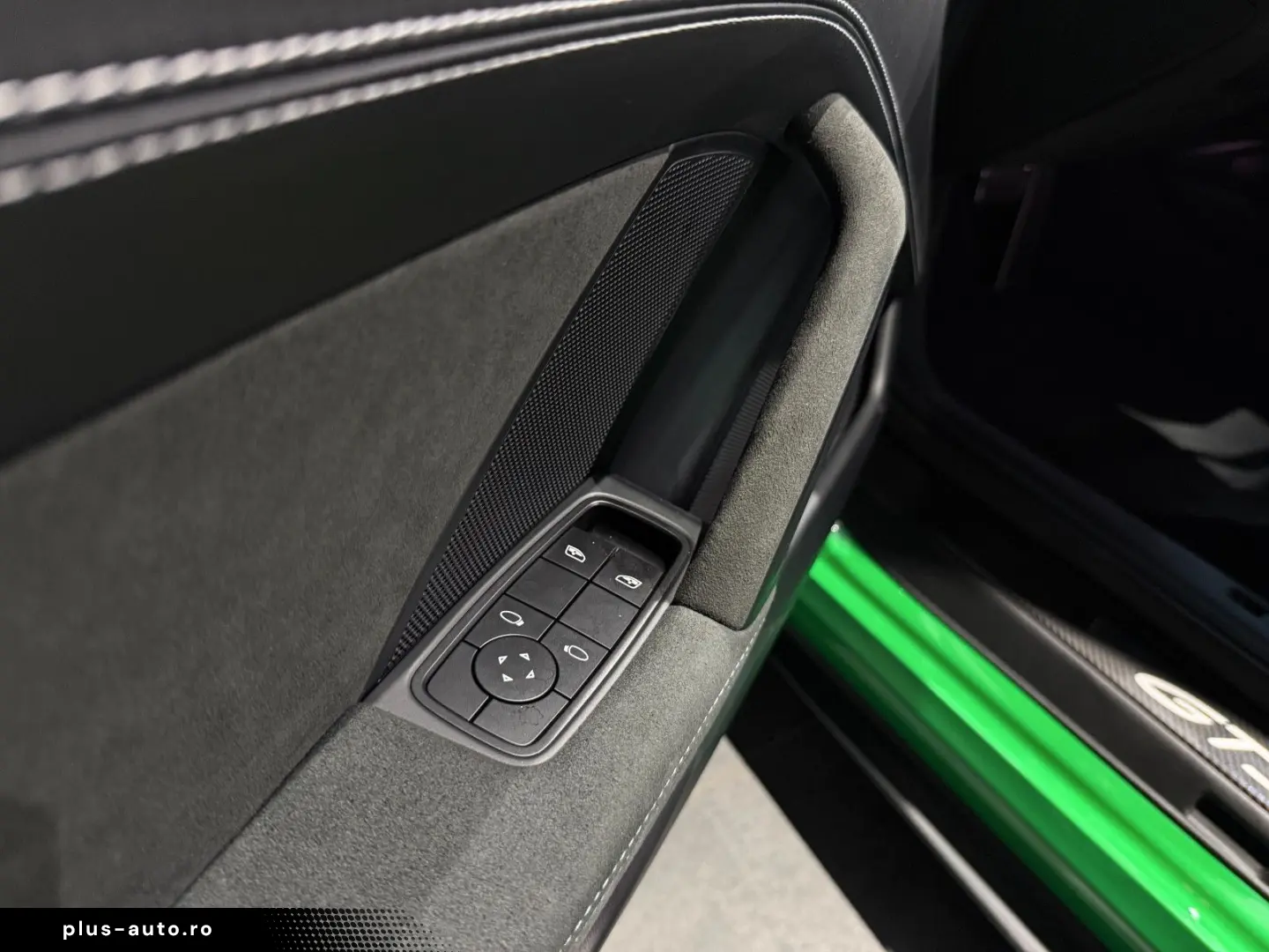 PORSCHE GT3 CS Aprvd 6 27 Lift Bose Matrix Camera