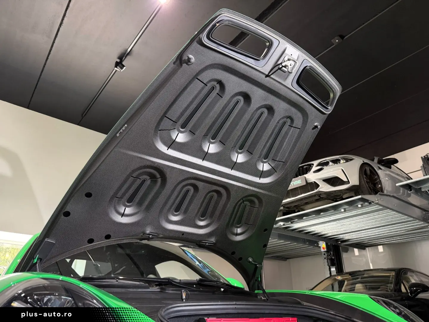 PORSCHE GT3 CS Aprvd 6 27 Lift Bose Matrix Camera