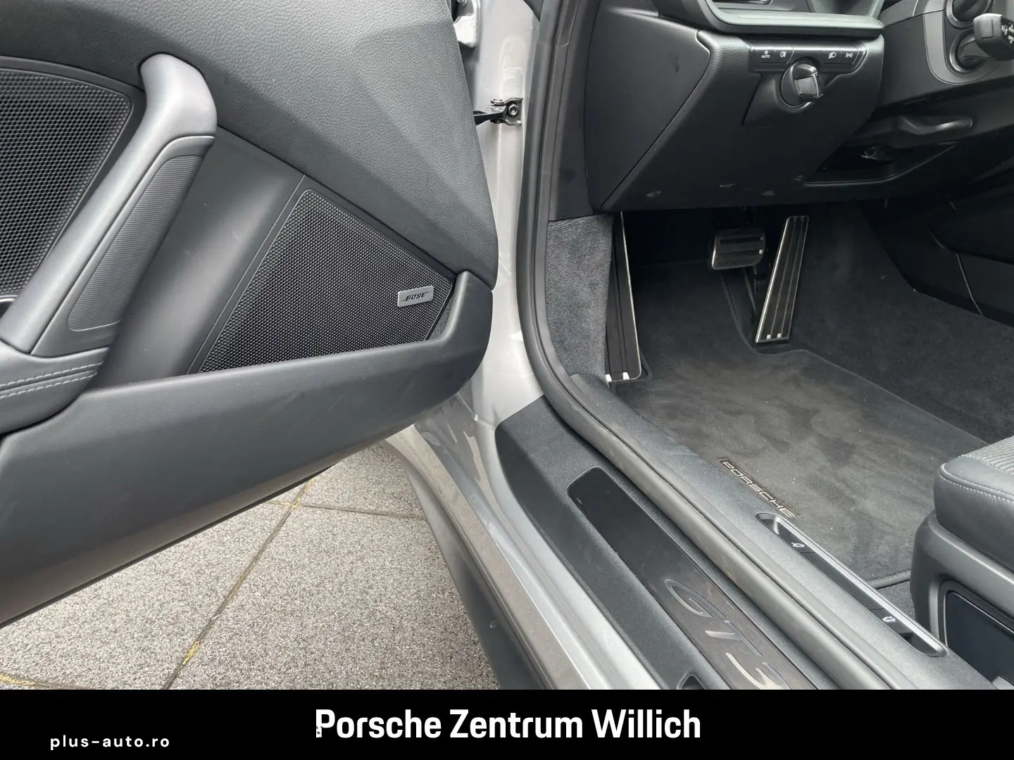 PORSCHE 992 911 GT3 mit Touring-Paket Liftsystem-VA BOSE