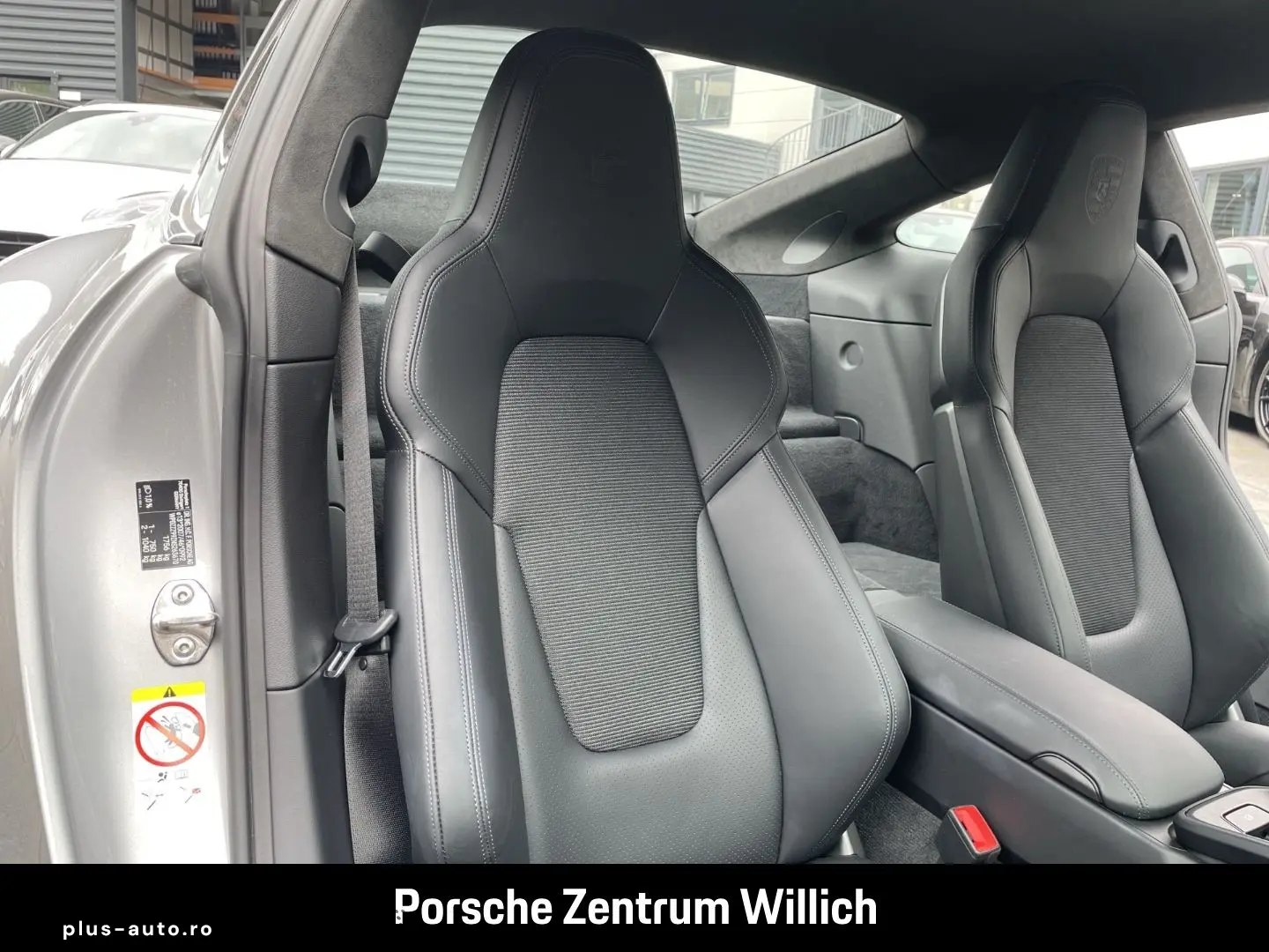 PORSCHE 992 911 GT3 mit Touring-Paket Liftsystem-VA BOSE