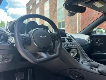 ASTON MARTIN DBS 5.2 V12 770 Ultimate 1 300 Carbon Seats PPF