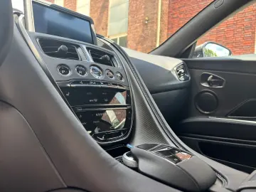 ASTON MARTIN DBS 5.2 V12 770 Ultimate 1 300 Carbon Seats PPF