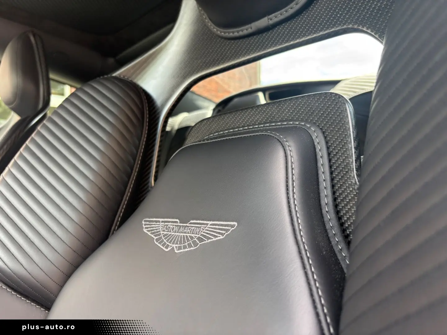 ASTON MARTIN DBS 5.2 V12 770 Ultimate 1 300 Carbon Seats PPF