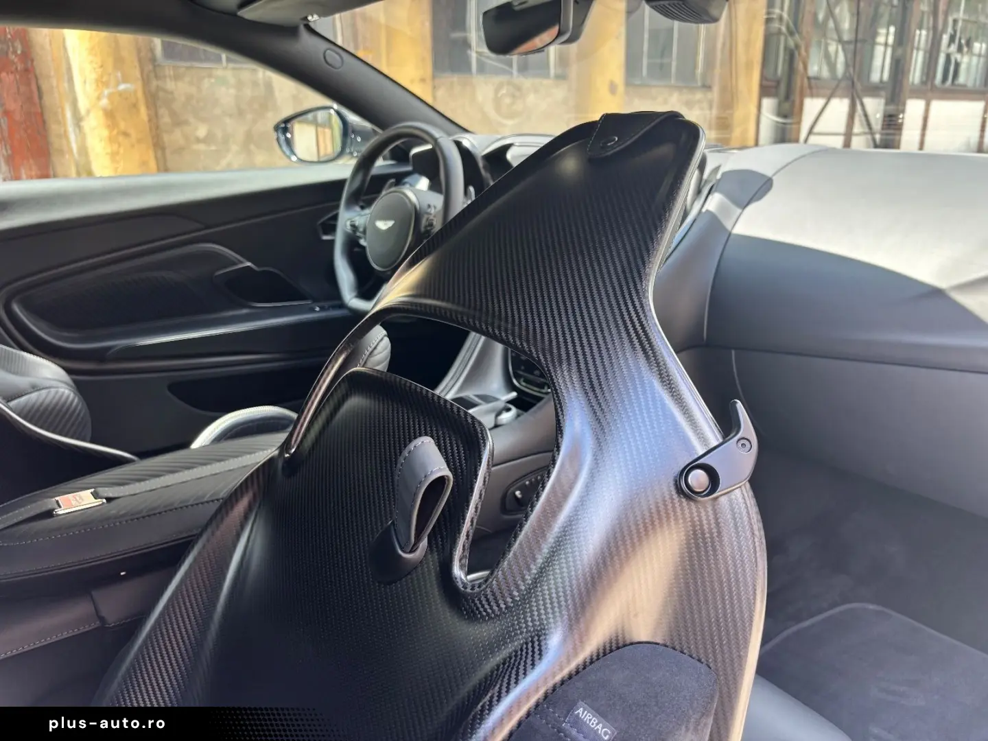 ASTON MARTIN DBS 5.2 V12 770 Ultimate 1 300 Carbon Seats PPF