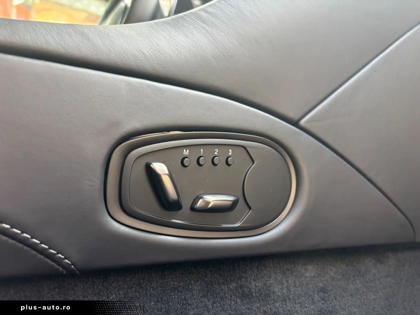 ASTON MARTIN DBS 5.2 V12 770 Ultimate 1 300 Carbon Seats PPF