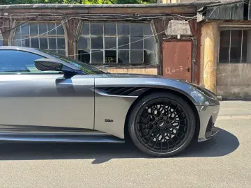 ASTON MARTIN DBS 5.2 V12 770 Ultimate 1 300 Carbon Seats PPF