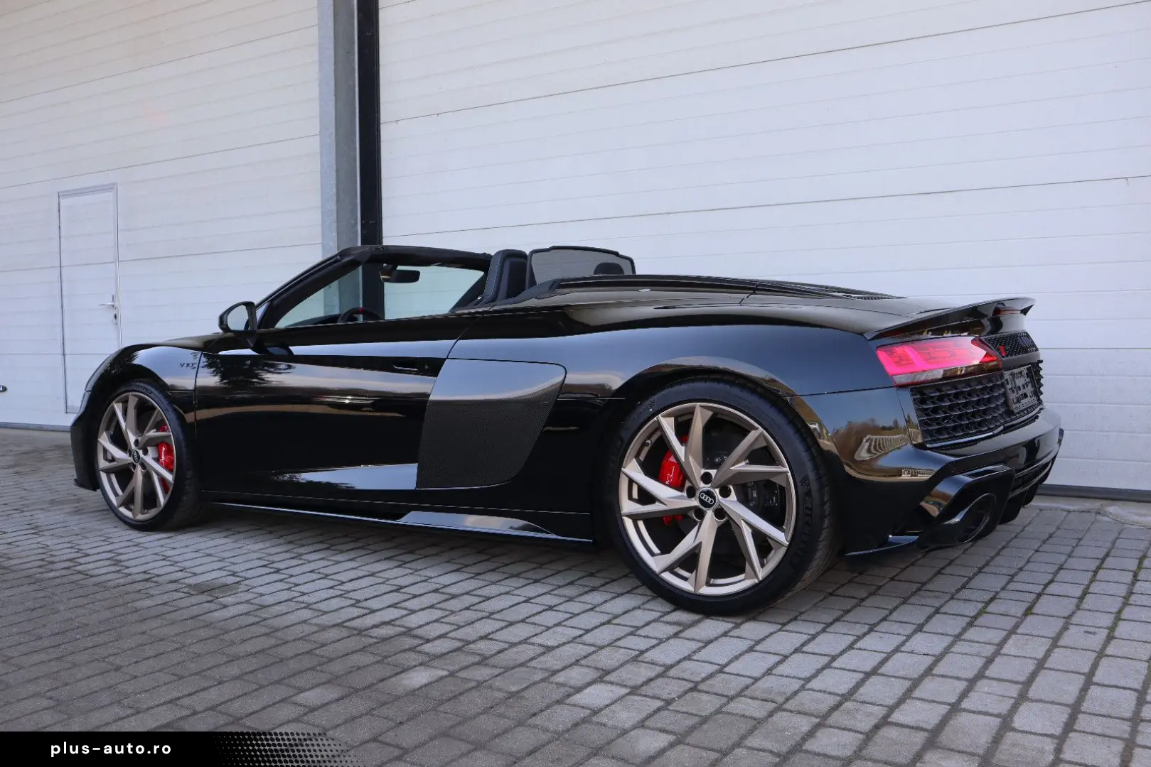 AUDI R8 Spyder V10 qu performance exclusive   SCHALE