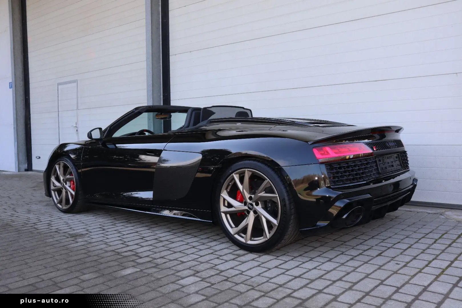 AUDI R8 Spyder V10 qu performance exclusive   SCHALE