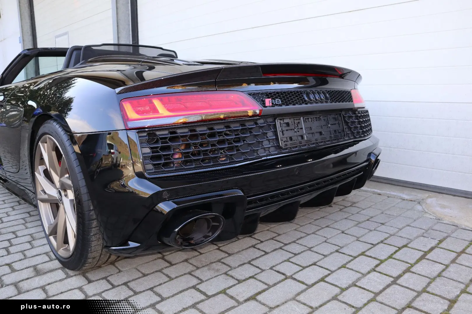 AUDI R8 Spyder V10 qu performance exclusive   SCHALE