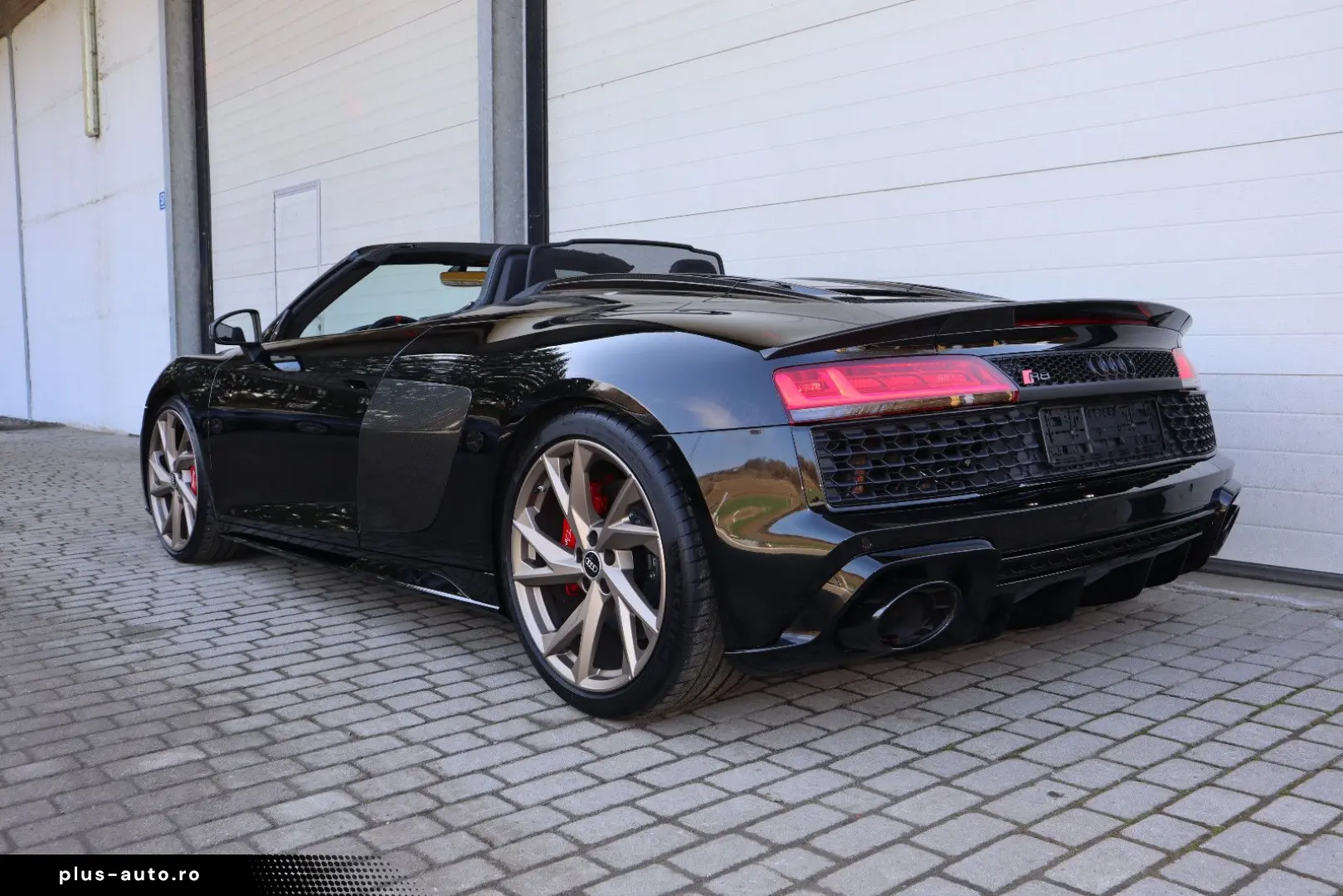 AUDI R8 Spyder V10 qu performance exclusive   SCHALE