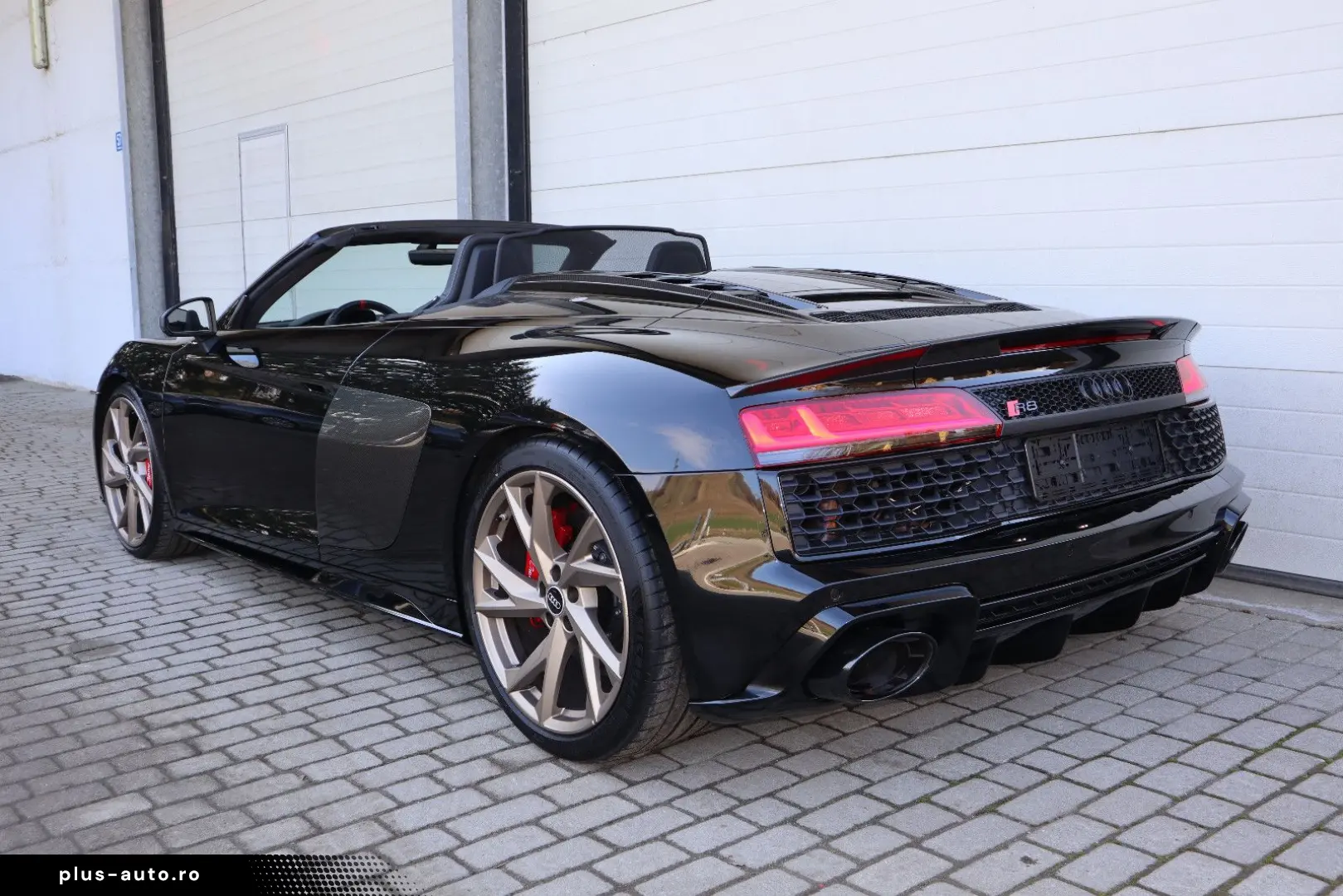 AUDI R8 Spyder V10 qu performance exclusive   SCHALE