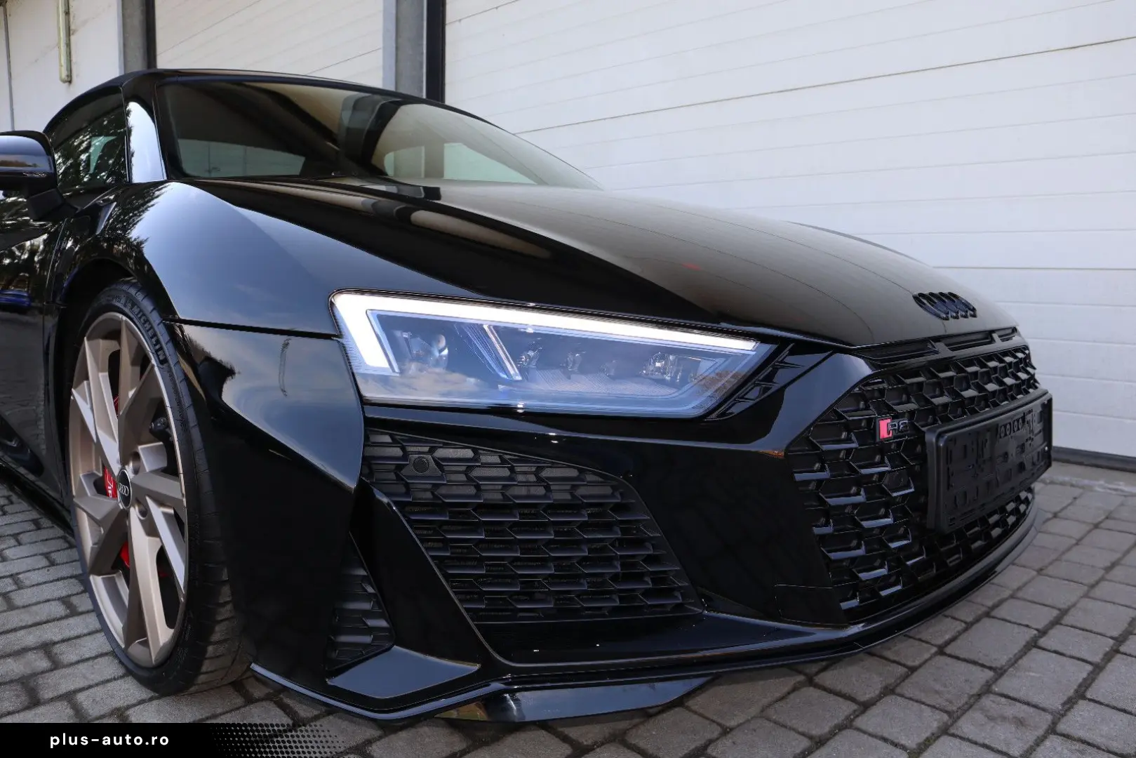 AUDI R8 Spyder V10 qu performance exclusive   SCHALE