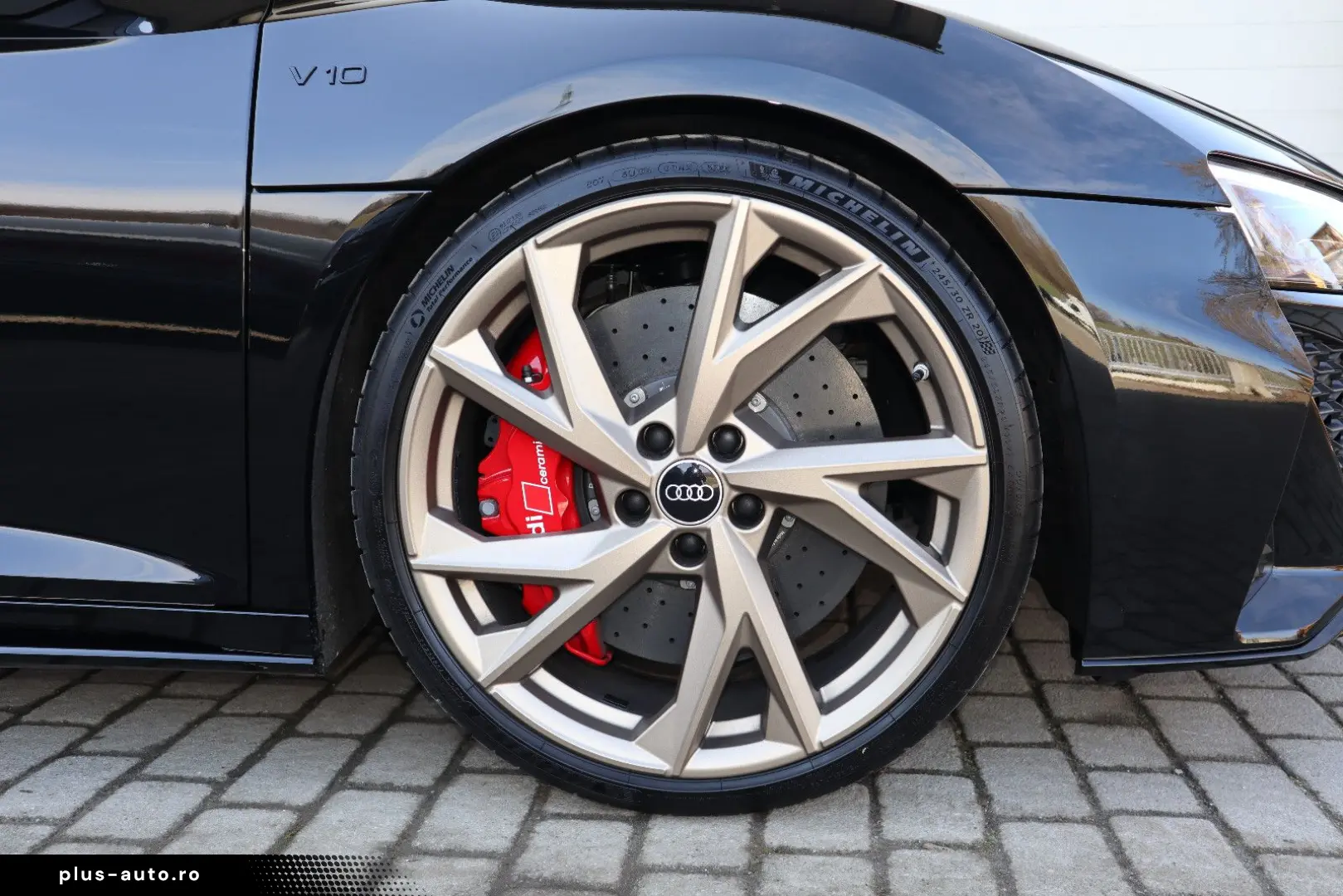 AUDI R8 Spyder V10 qu performance exclusive   SCHALE