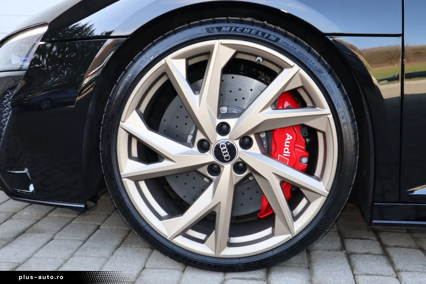 AUDI R8 Spyder V10 qu performance exclusive   SCHALE