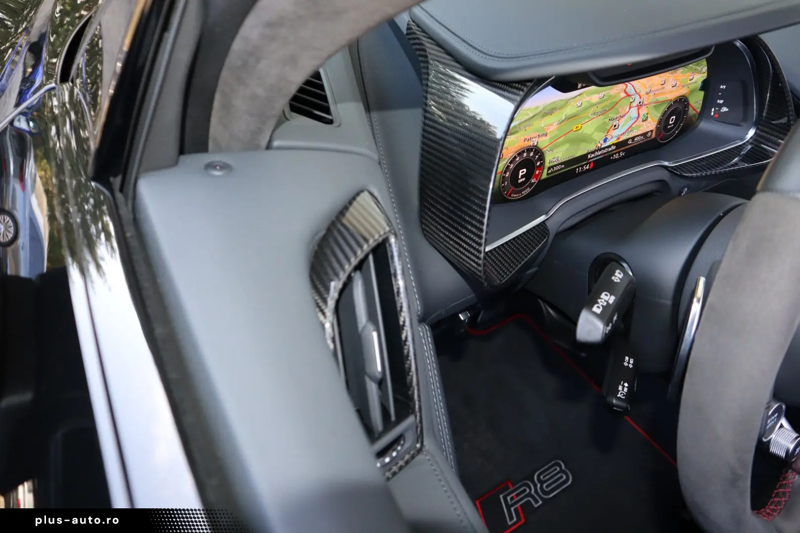 AUDI R8 Spyder V10 qu performance exclusive   SCHALE
