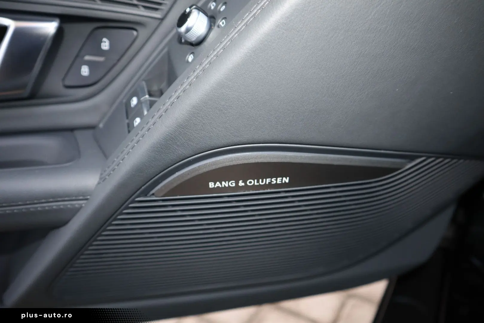 AUDI R8 Spyder V10 qu performance exclusive   SCHALE