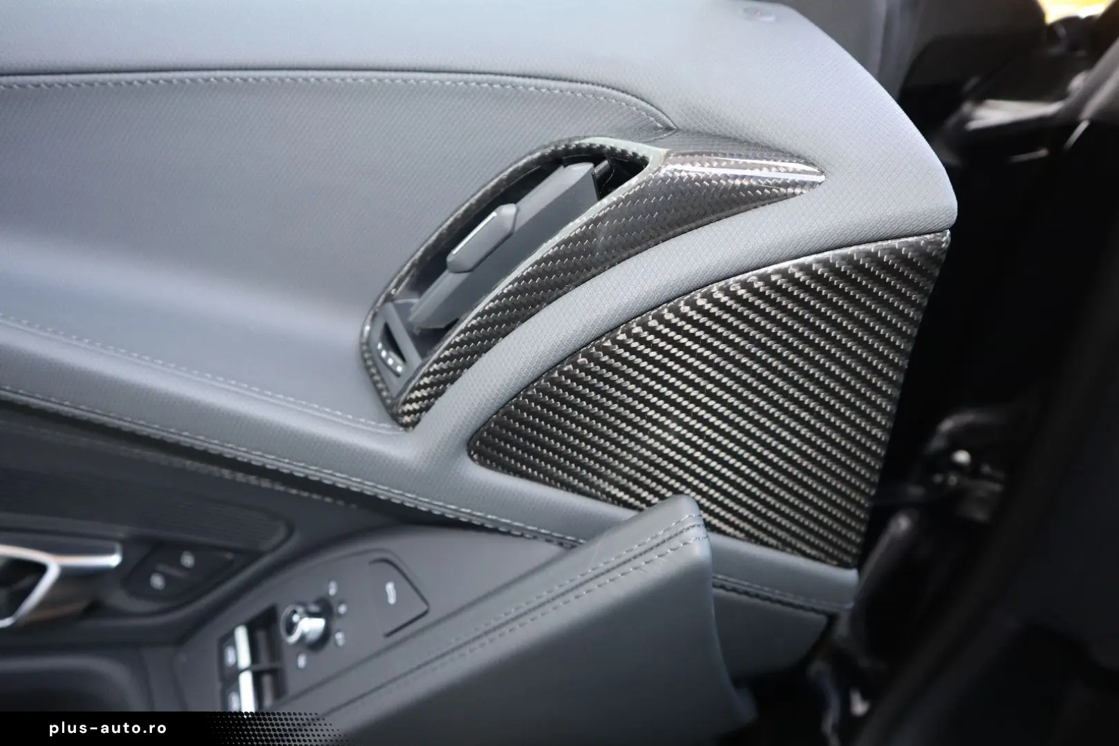AUDI R8 Spyder V10 qu performance exclusive   SCHALE