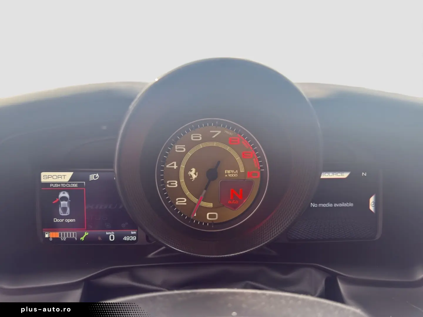 FERRARI F8 Tributo