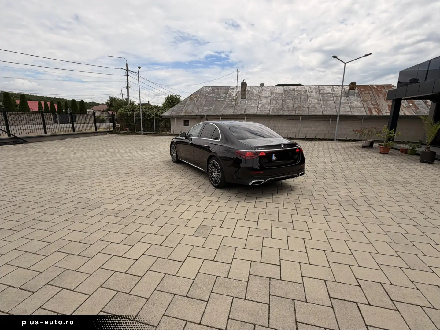 Mercedes-Benz E 300