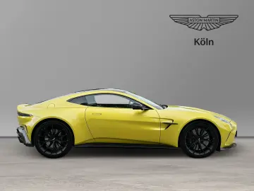 ASTON MARTIN Vantage Cosmopolitan Yellow   Onyx Black Carbon