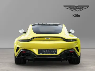 ASTON MARTIN Vantage Cosmopolitan Yellow   Onyx Black Carbon
