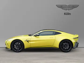 ASTON MARTIN Vantage Cosmopolitan Yellow   Onyx Black Carbon