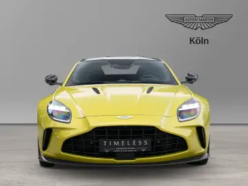 ASTON MARTIN Vantage Cosmopolitan Yellow   Onyx Black Carbon