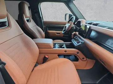 LAND ROVER Defender 110 P635 AWD OCTA