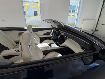 MASERATI GranCabrio 404 kW 3.0 V6 AWD Trofeo