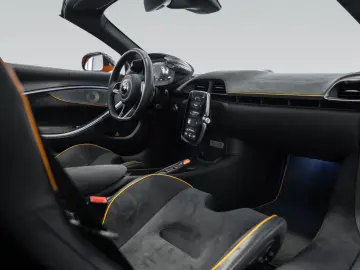 MCLAREN Artura   3 Jahre Garantie & 2 Jahre Service inkl