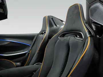MCLAREN Artura   3 Jahre Garantie & 2 Jahre Service inkl