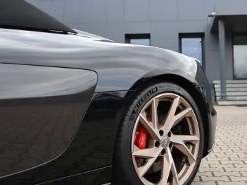 AUDI R8 Spyder V10 qua. performance Carbon UVP  242k€