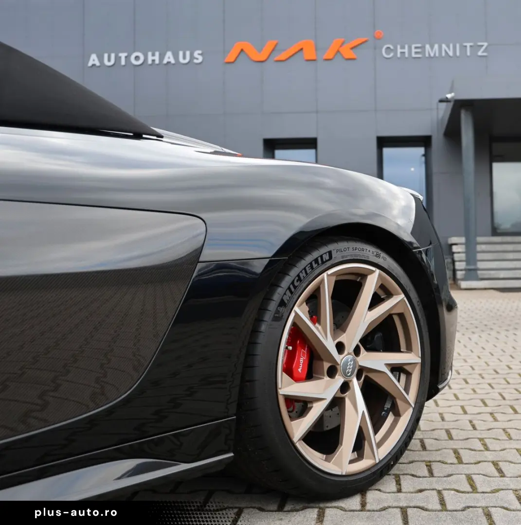 AUDI R8 Spyder V10 qua. performance Carbon UVP  242k€
