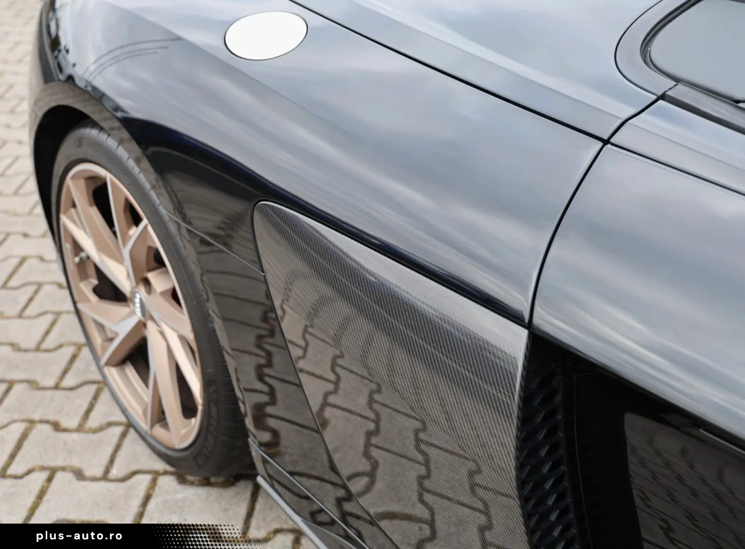 AUDI R8 Spyder V10 qua. performance Carbon UVP  242k€