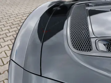 AUDI R8 Spyder V10 qua. performance Carbon UVP  242k€