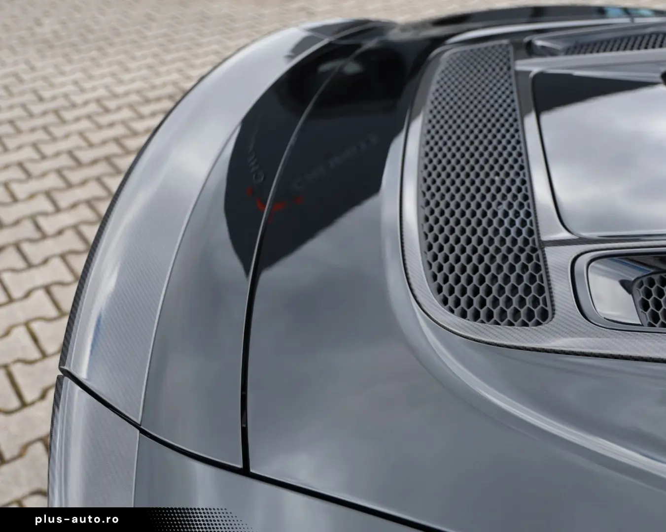 AUDI R8 Spyder V10 qua. performance Carbon UVP  242k€